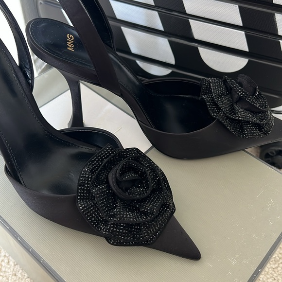 MNG Black Flower Detail Rhinestone Pumps IT39 US 8.5 - Picture 4 of 8
